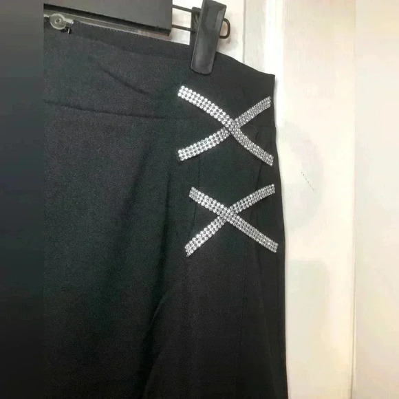 Black skirt with rhinestone accents size 6P - Picture 2 of 12